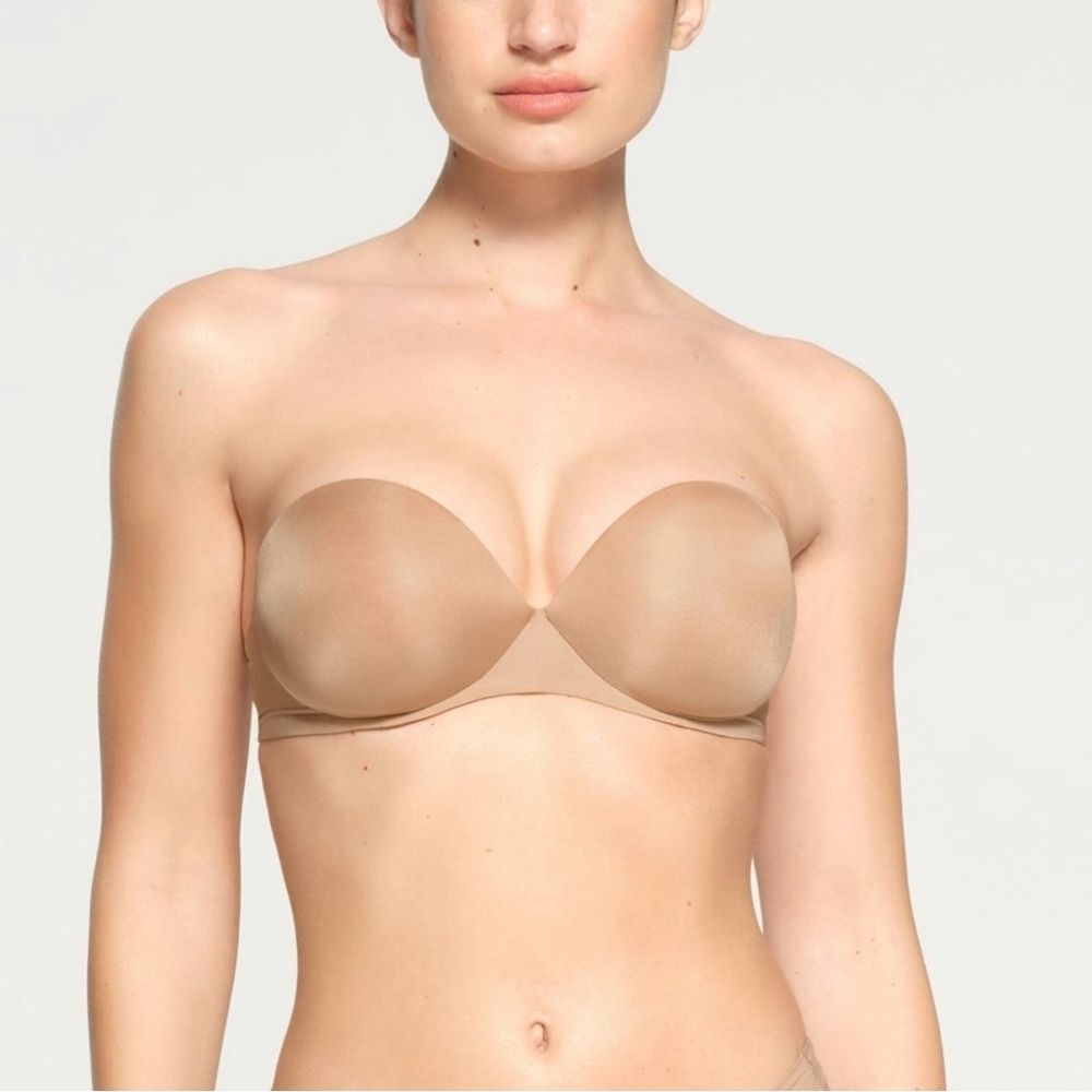 SKIMS NWT Strapless & Adjustable Straps Nude Bra in Color CLAY 34DDD